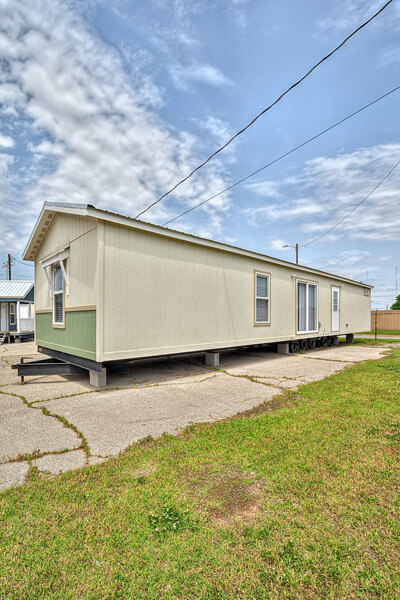The Graceland – New Vision Manufacturing Elvis mobile home for sale near Houston
