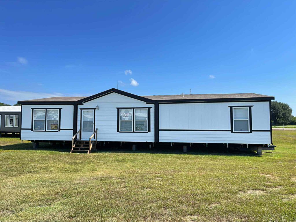 Used Repo Mobile Home for Sale 2022 Model in Huntsville, Texas